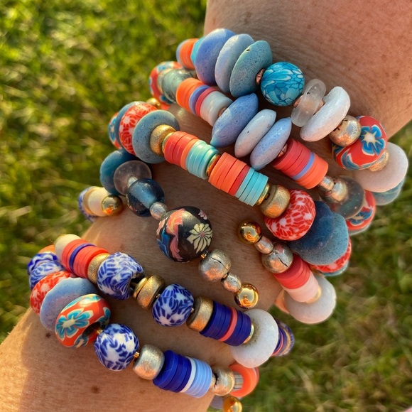 2 handmade beaded Adjustable & Stackable bracelets. Blues,silver, gold, … - Picture 12 of 14